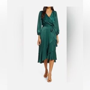 NWT - Gals Meets Glam Jennifer Wrap Dress / Wrap Dress Emerald Green
